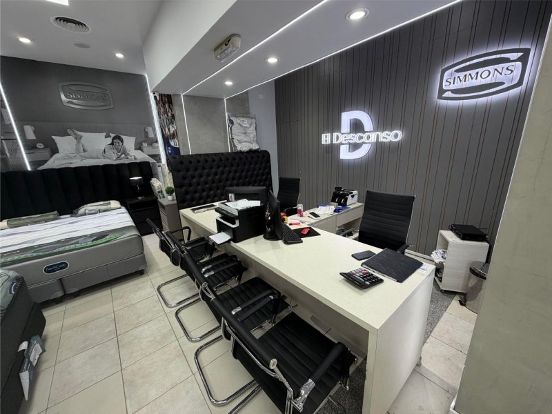 Simmons Paseo Lugones